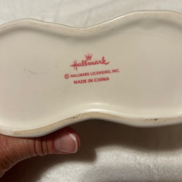 Hallmark Penguin & Snowball Ceramic Tea light Candle  holder - Picture 5 of 5